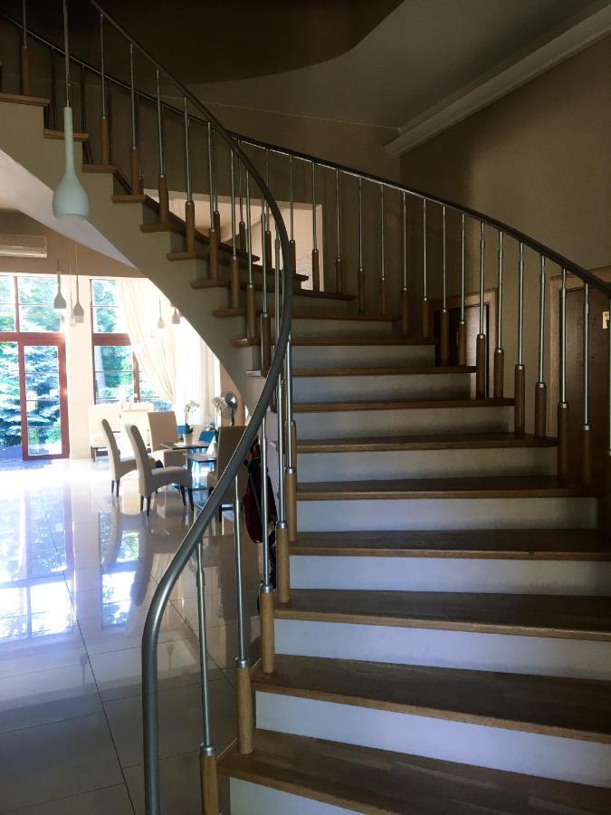 Room In Guest Room - Valensija - Large Suite ยูร์มาลา ภายนอก รูปภาพ