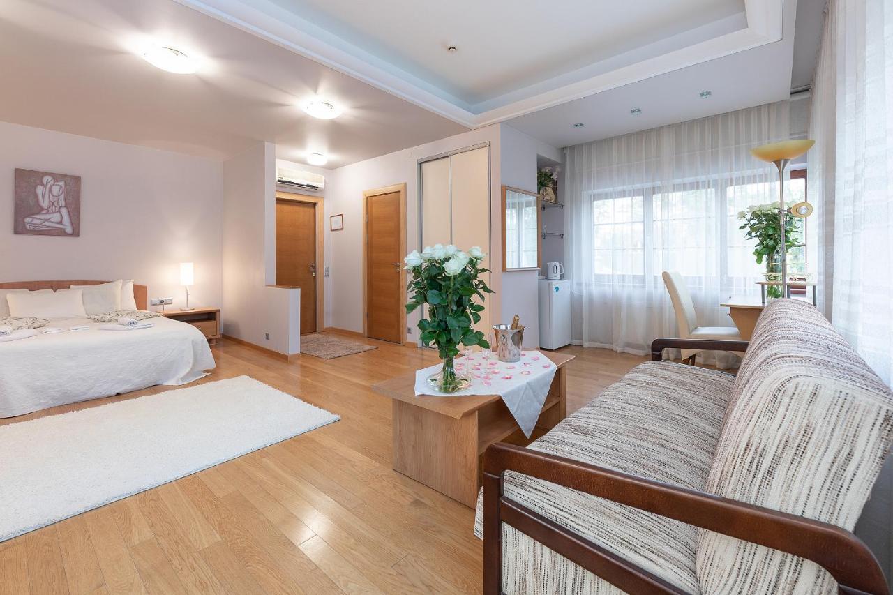 Room In Guest Room - Valensija - Large Suite ยูร์มาลา ภายนอก รูปภาพ