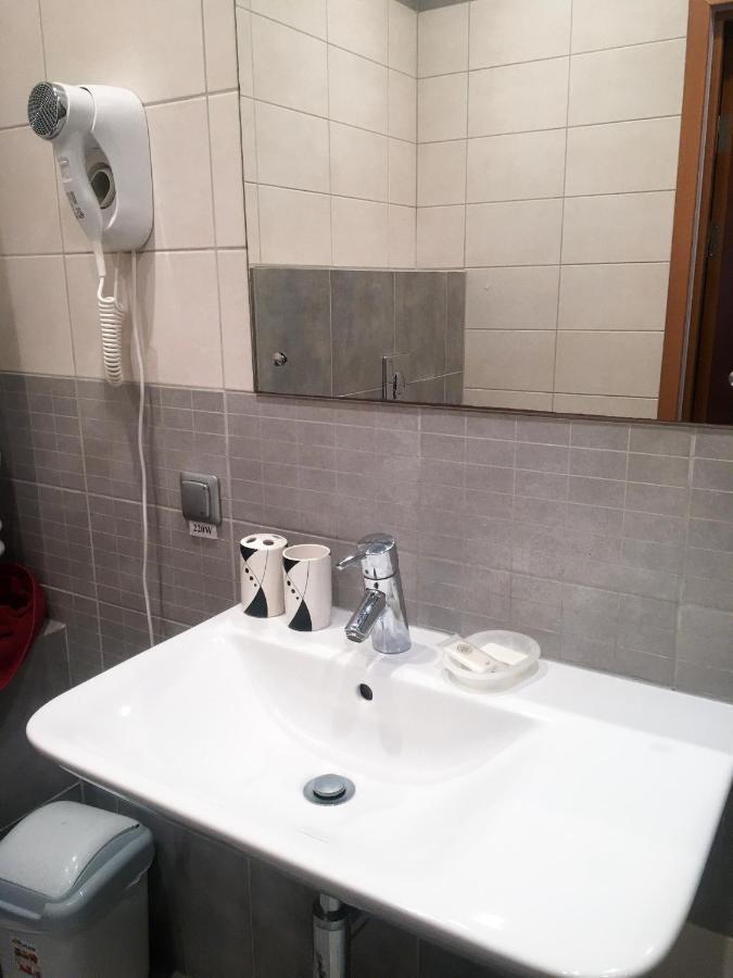 Room In Guest Room - Valensija - Large Suite ยูร์มาลา ภายนอก รูปภาพ