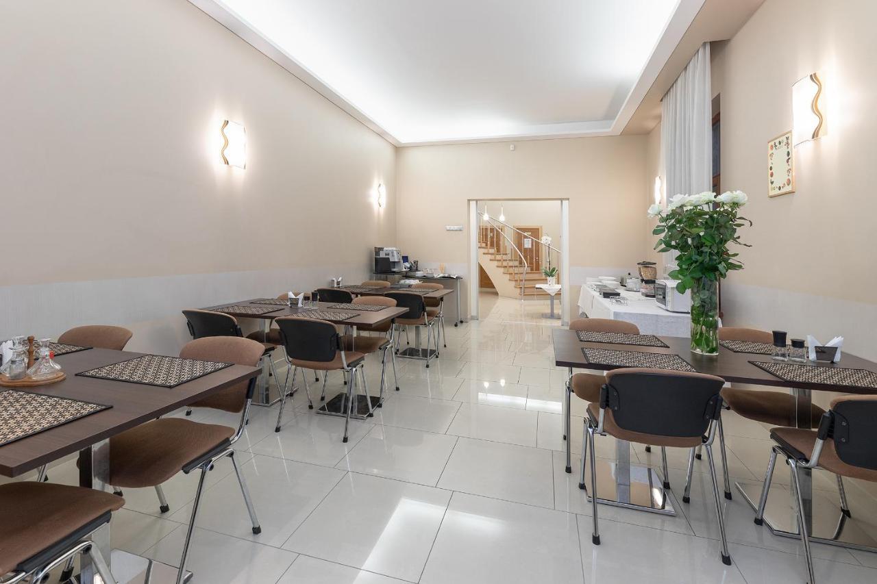 Room In Guest Room - Valensija - Large Suite ยูร์มาลา ภายนอก รูปภาพ