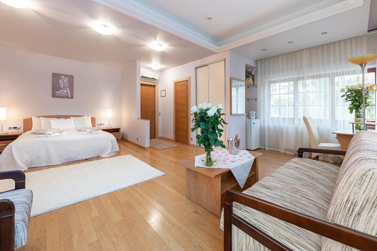 Room In Guest Room - Valensija - Large Suite ยูร์มาลา ภายนอก รูปภาพ